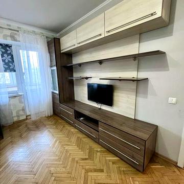 Затишна 1-кімнатна квартира на Воскресенці