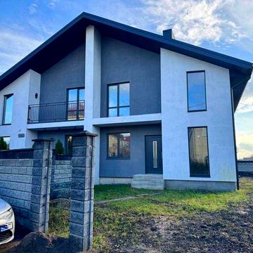 Продаж готового котеджу з ділянкою в Новому Дворі