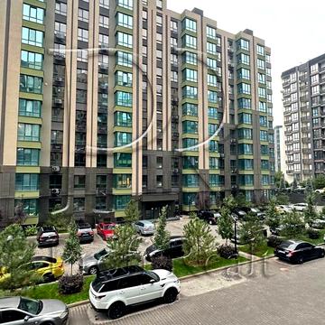 Героїв Небесної Сотні просп., 14/2