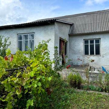 Продам будинок + 10 соток землі в Дунаївці