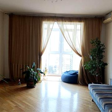 Оренда , 3 кімнати , вул Робоча .