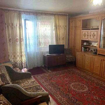 Великогабаритна однокімнатна квартира.