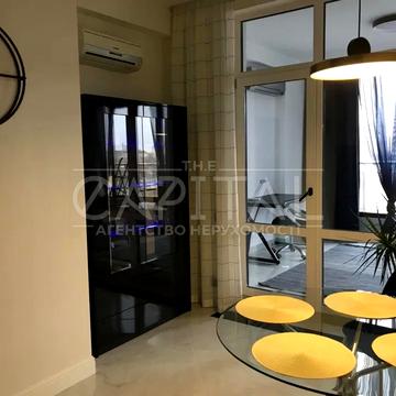 Нагірна вул., 18/16