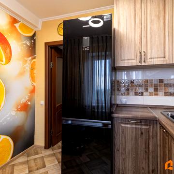 Романа Ратушного вул. (Волгоградська), 37