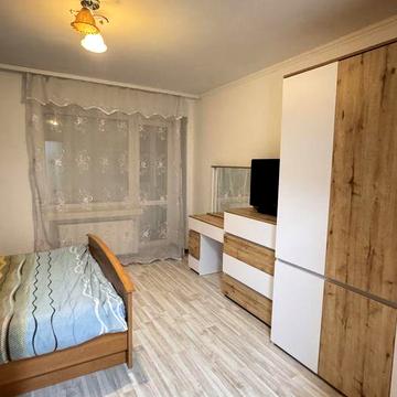 Оренда 2к квартира Зарічанська