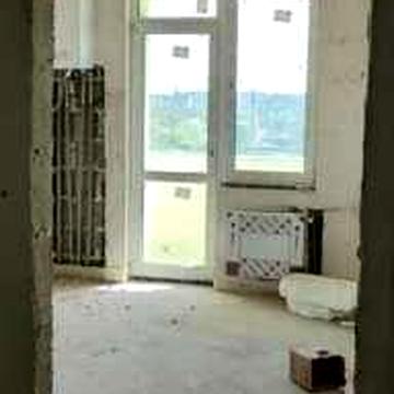 Чудова трикімнатна квартира під чистову обробку