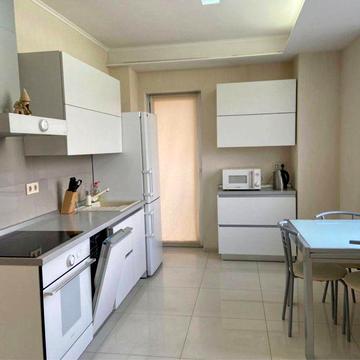 Сдам 2-к квартиру внизу Кирова/центр