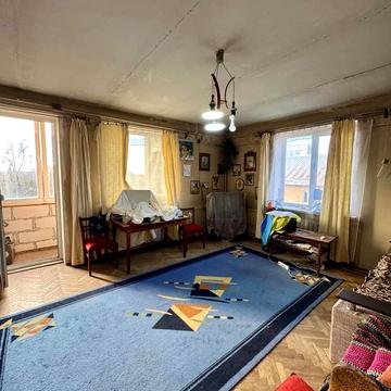 Угорська вул., 32