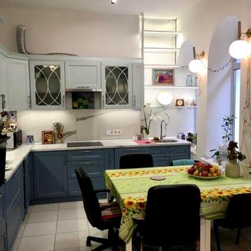 Богдана Хмельницького вул., 9