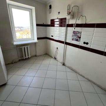 Павла Тичини вул., 13