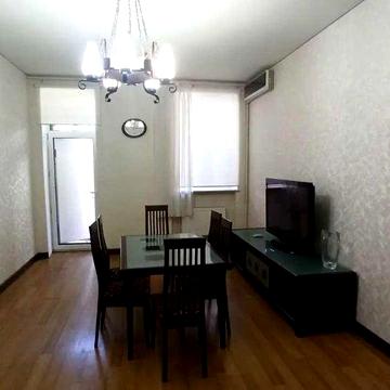 Унікальна 4-кім. квартира біля парку Шевченка з двором і парковкою