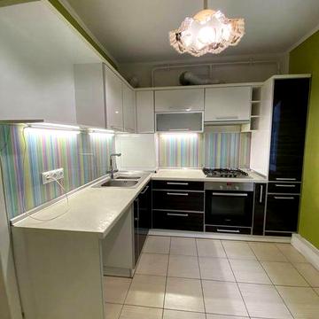 Гарна квартира з індивідуальним опаленням!