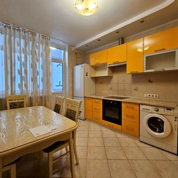 Єлизавети Чавдар вул., 1