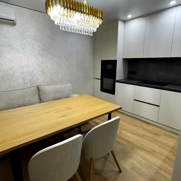 Дніпровська набережна вул., 18-А