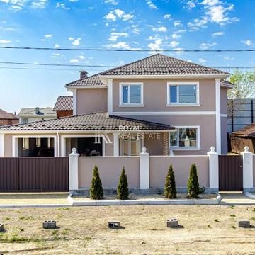 Богдана Хмельницького вул., 38