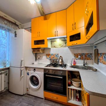 Михайла Донця вул., 9