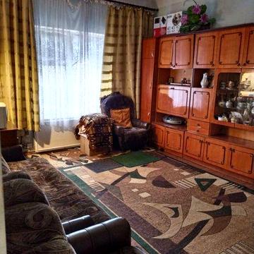 Продам 2х комнатную квартиру.Сталинка 2 эт.