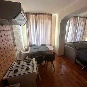 Продам 2-к квартиру на вул. Набережна Перемоги, 106 (Перемога-3)