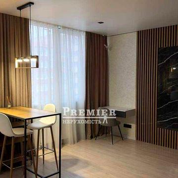 Продам квартиру з сучасним ремонтом у новому житловому комплексі