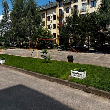 Павла Тичини вул., 2