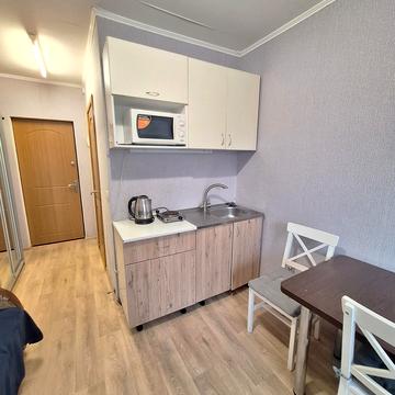 Добровольців пров., 10