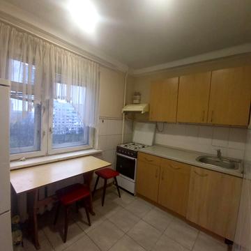 Празька вул., 3