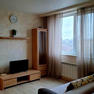 Олександрівська вул., 1