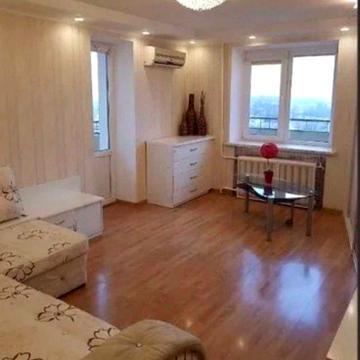 В продажу 2-кімнатна квартира в центрі