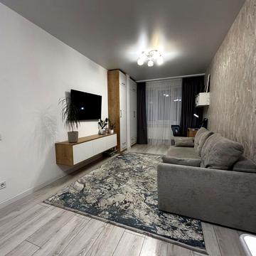 Бережанська вул., 18