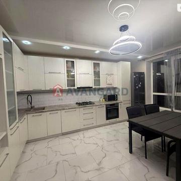 продаж 4-кімнатної квартири