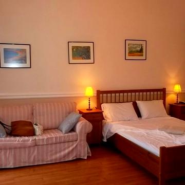 Андріївська вул., 9