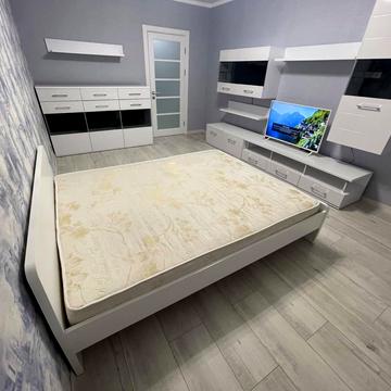 Хорольська вул., 1-А