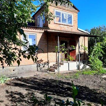 Продаю будинок у Довгинцівському районі.