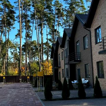 Полтавська вул.