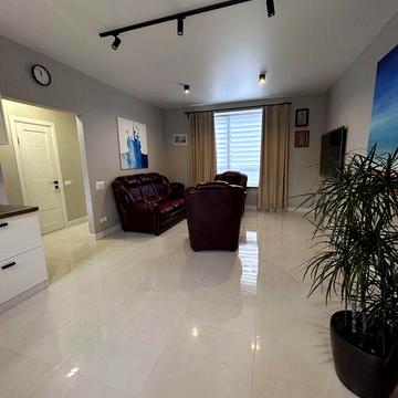 Затишний таунхаус з сауною, з генератором