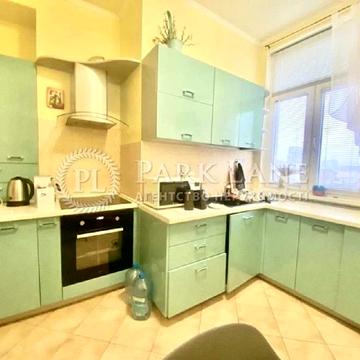 Жилянська вул., 118