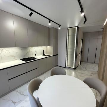 Угорська вул., 14є