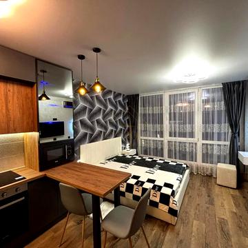 Романа Левицького вул., 4