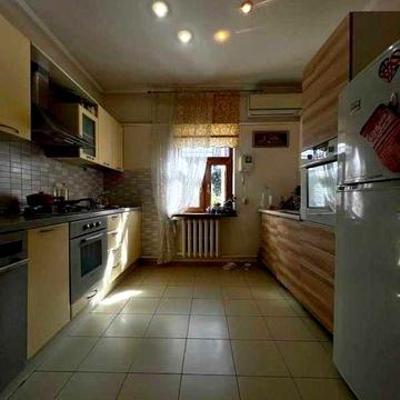 Продам часть дома с гаражом в Черноморке ул.Первая