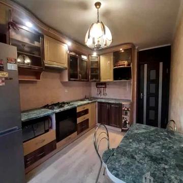 Драгоманова вул., 5