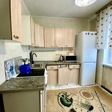 Поліська 4а, Велика 3к квартира, Поруч зупинка! Є торг!