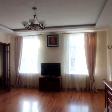 Левка Лукяненка вул. (Василя Жуковського), 7