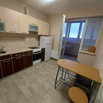 Домобудівельна вул., 13