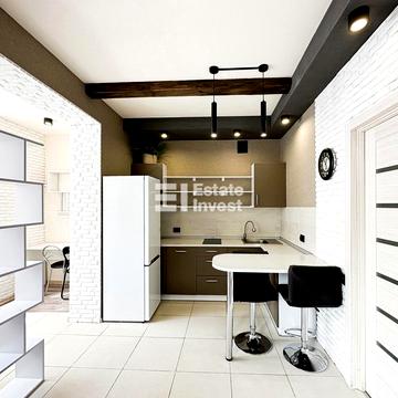 Домобудівельна вул., 13