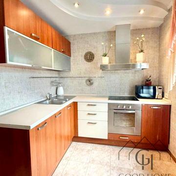 Срібнокільська вул., 14