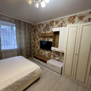 Здається 2-ну квартиру з добротним ремонтом біля Терміналу!