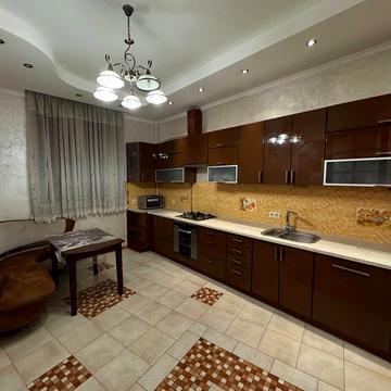 Вячеслава Чорновола просп. (), 69