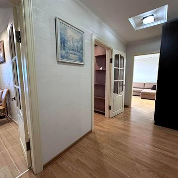 Угорницька вул., 16