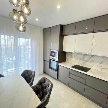 2-кімнатна з новим ремонтом вул.Незалежності