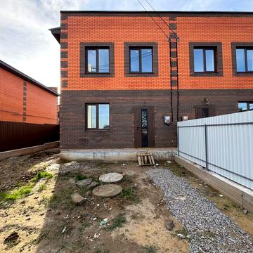 Провулок світлий